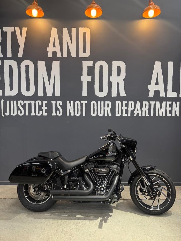 2022 Harley-Davidson Sport Glide 107 (FLSB) Softail Black