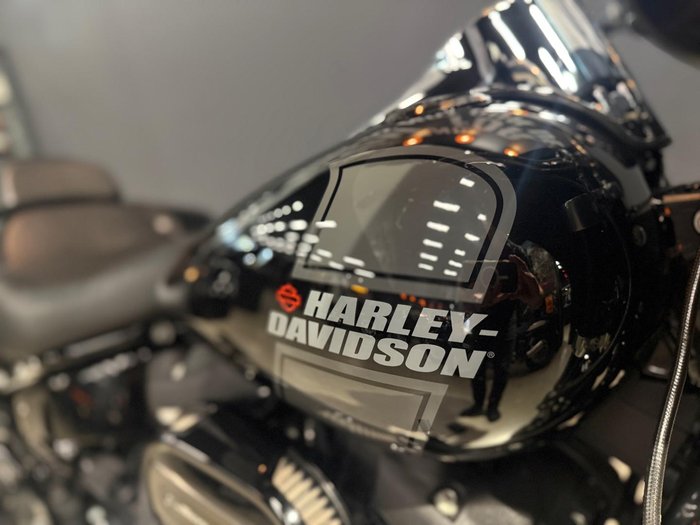 2022 Harley-Davidson Sport Glide 107 (FLSB) Softail Black