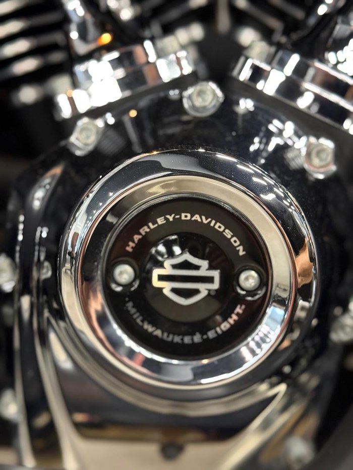 2022 Harley-Davidson Sport Glide 107 (FLSB) Softail Black