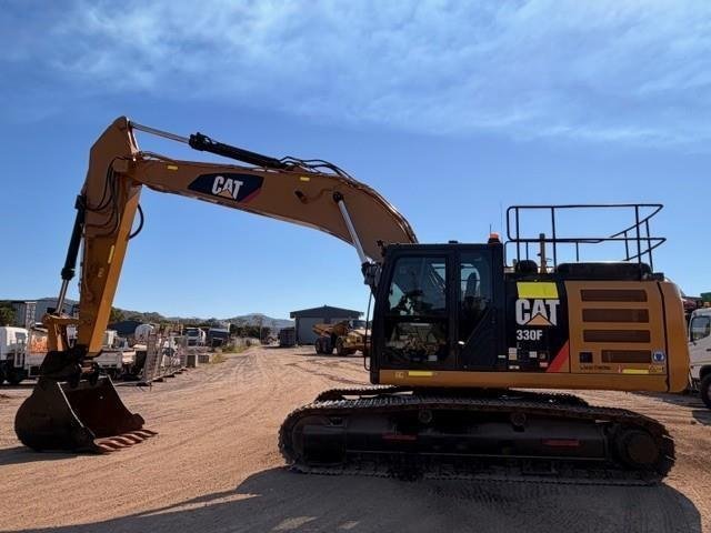2017 Caterpillar 330FL