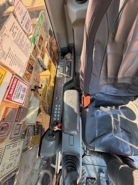 2017 Caterpillar 330Fl