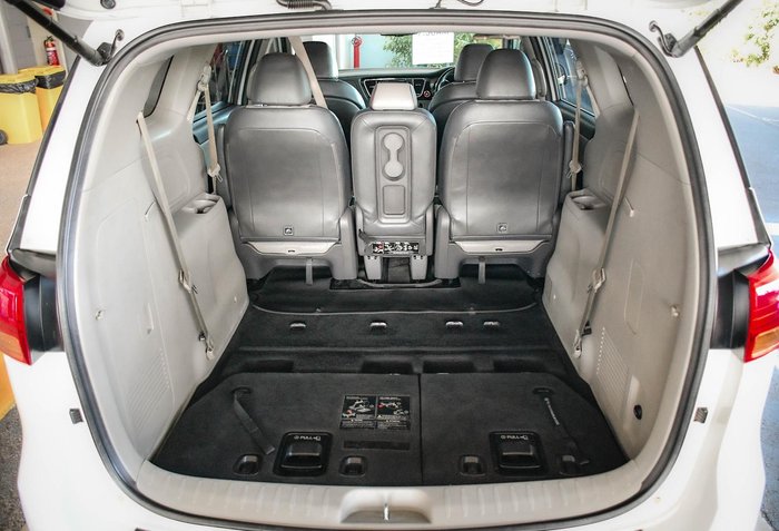 2016 Kia Carnival SLi