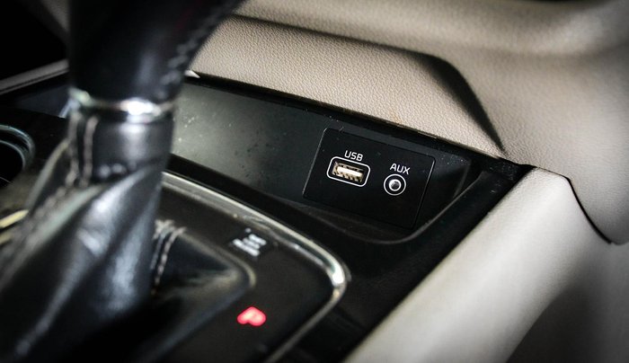2016 Kia Carnival SLi