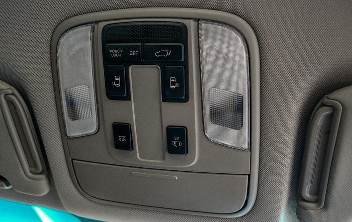 2016 Kia Carnival SLi