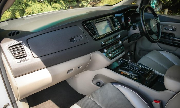 2016 Kia Carnival SLi