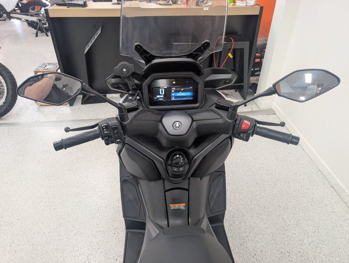 2025 YAMAHA XMAX 300 (CZD300A) grey