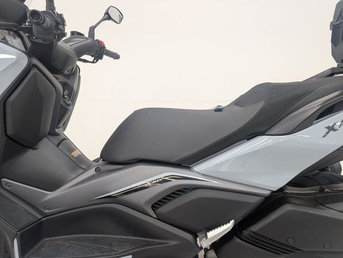 2025 YAMAHA XMAX 300 (CZD300A) grey