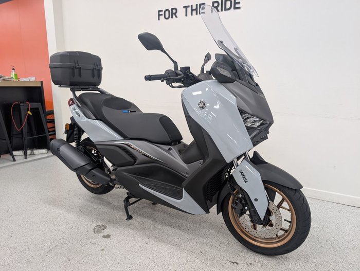 2025 YAMAHA XMAX 300 (CZD300A) grey