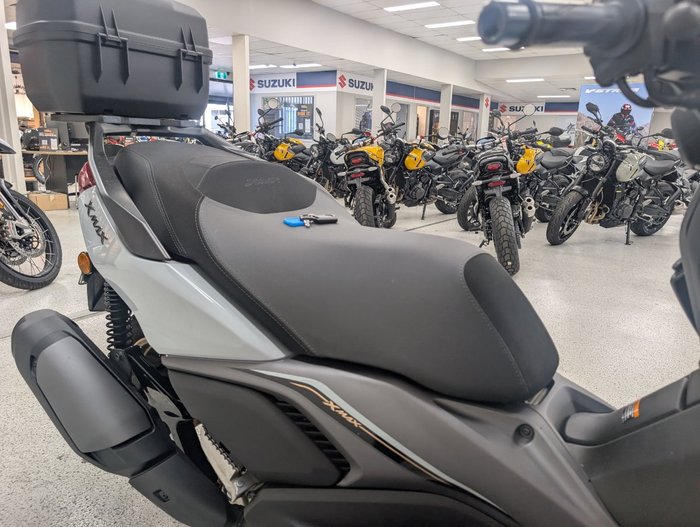 2025 YAMAHA XMAX 300 (CZD300A) grey