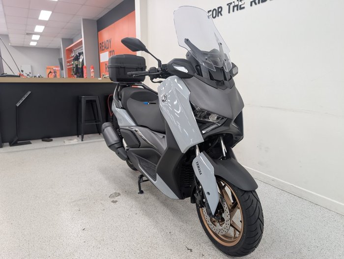 2025 YAMAHA XMAX 300 (CZD300A) grey