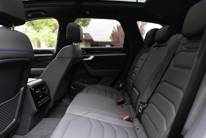2026 Volkswagen Touareg R