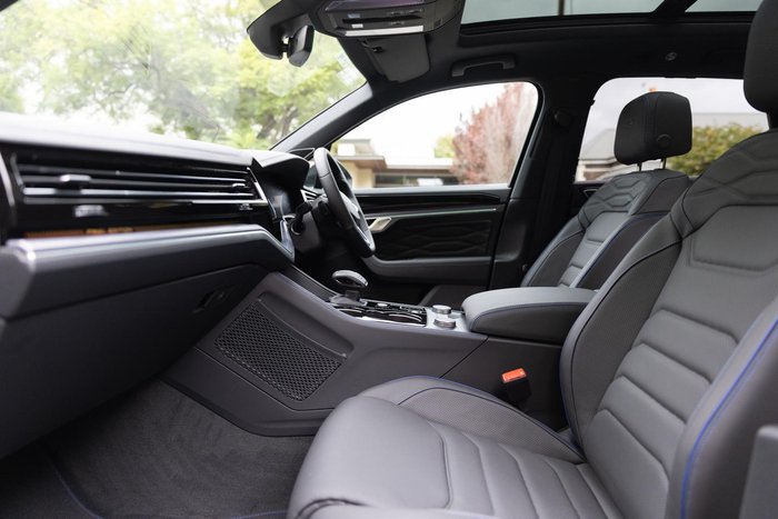 2026 Volkswagen Touareg R