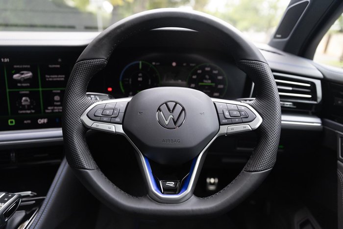 2026 Volkswagen Touareg R