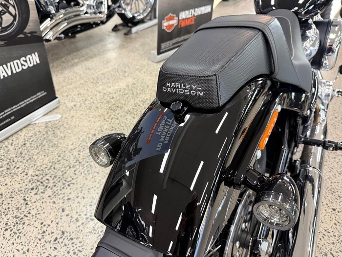2026 Harley-Davidson Street Bob 117 (FXBB) Softail Black