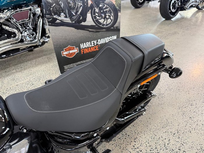 2026 Harley-Davidson Street Bob 117 (FXBB) Softail Black