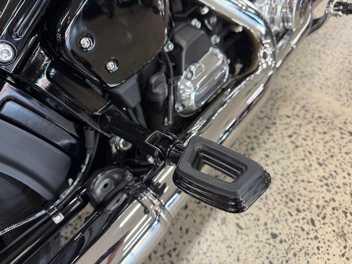 2026 Harley-Davidson Street Bob 117 (FXBB) Softail Black