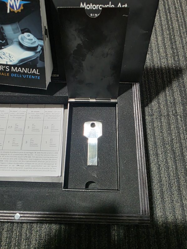 2021 MV Agusta SUPERVELOCE 800 RED RED