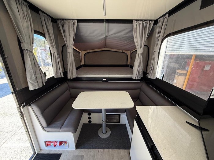 2020 New Age Caravans Wayfinder