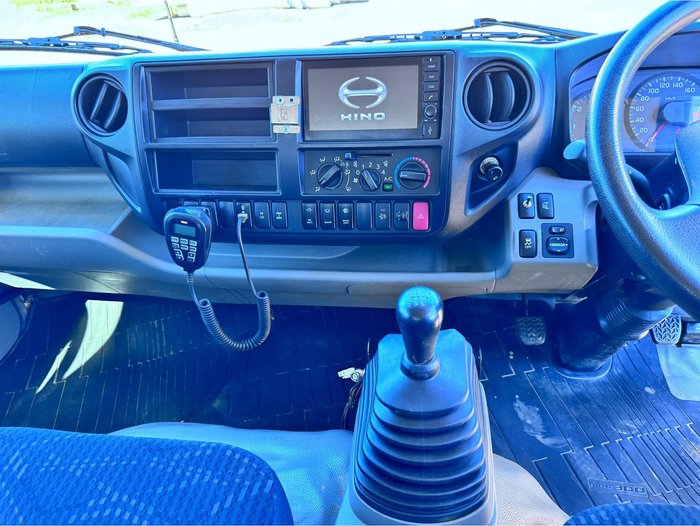2023 Hino 300-817