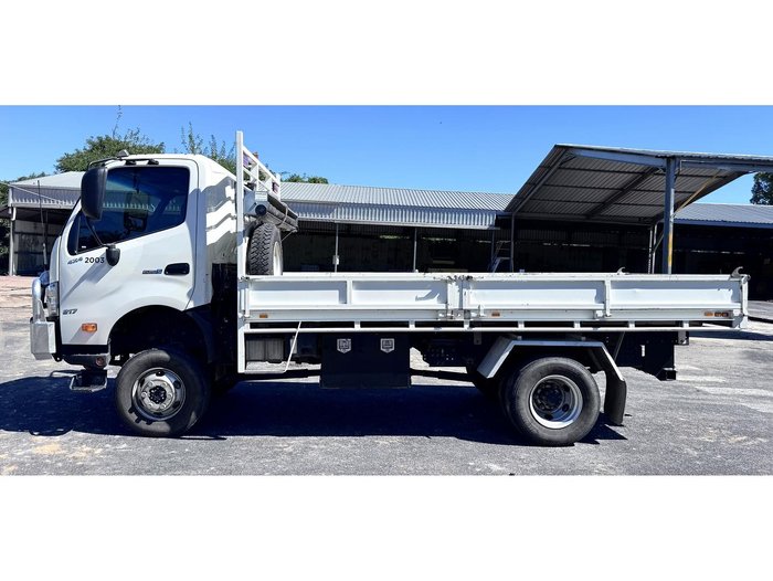 2023 Hino 300-817