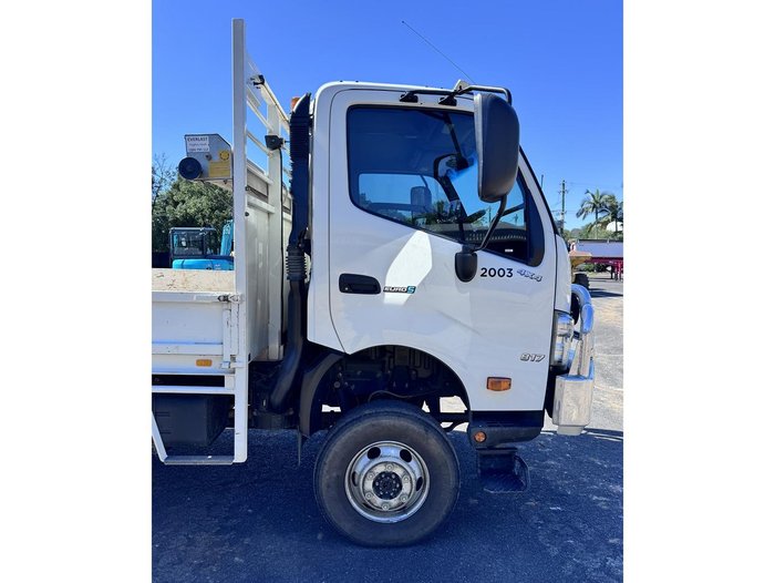 2023 Hino 300-817