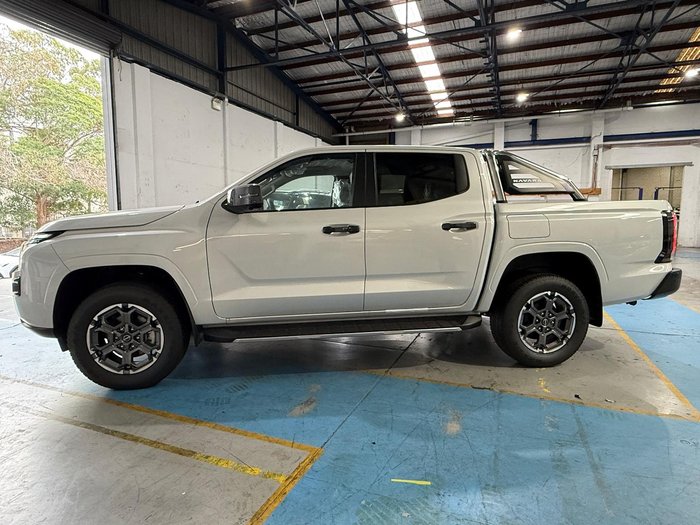 2026 Nissan Navara ST-X
