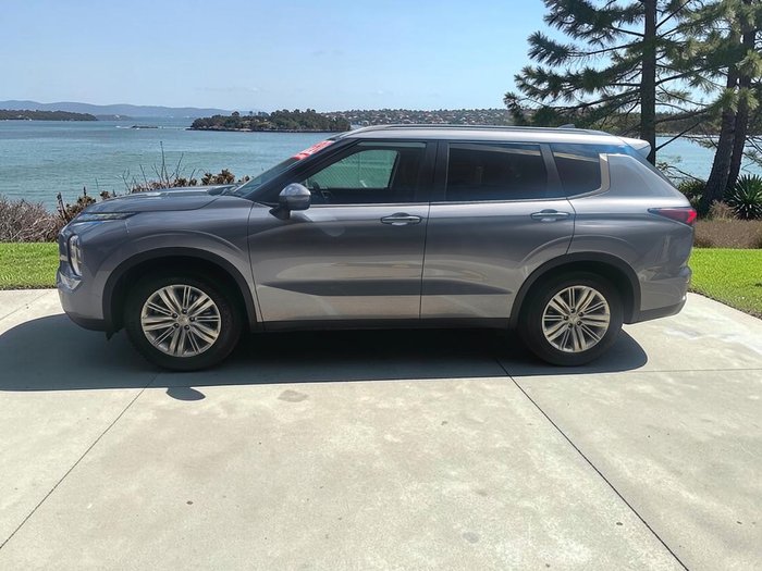 2023 Mitsubishi Outlander LS