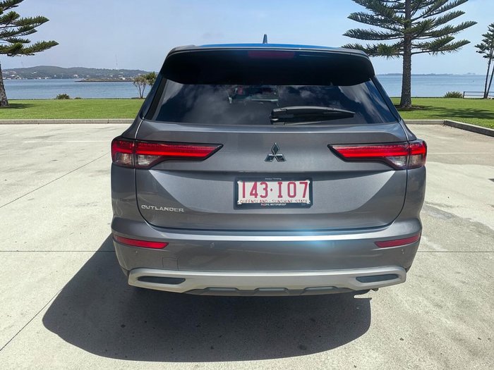 2023 Mitsubishi Outlander LS