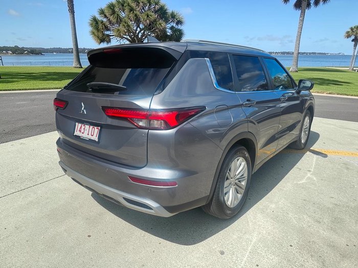 2023 Mitsubishi Outlander LS