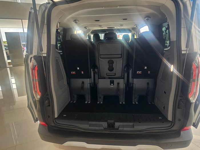 2025 Ford Tourneo Active