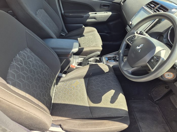 2023 Mitsubishi ASX ES