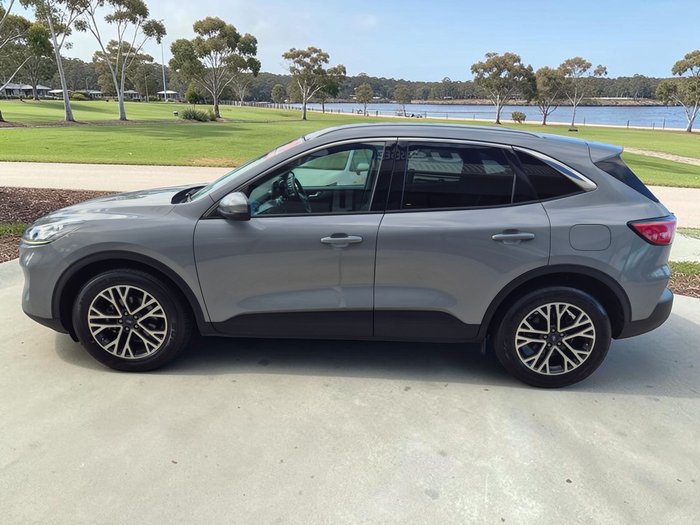 2022 Ford Escape (No Badge)