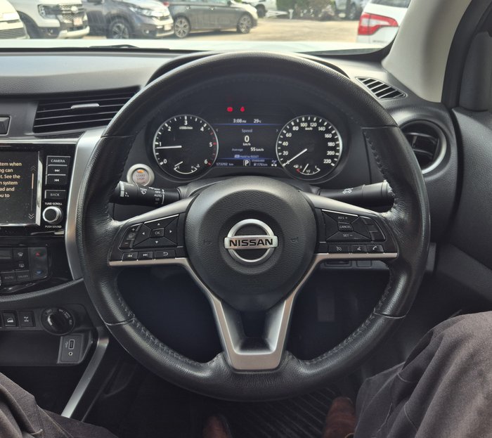 2021 Nissan Navara ST-X