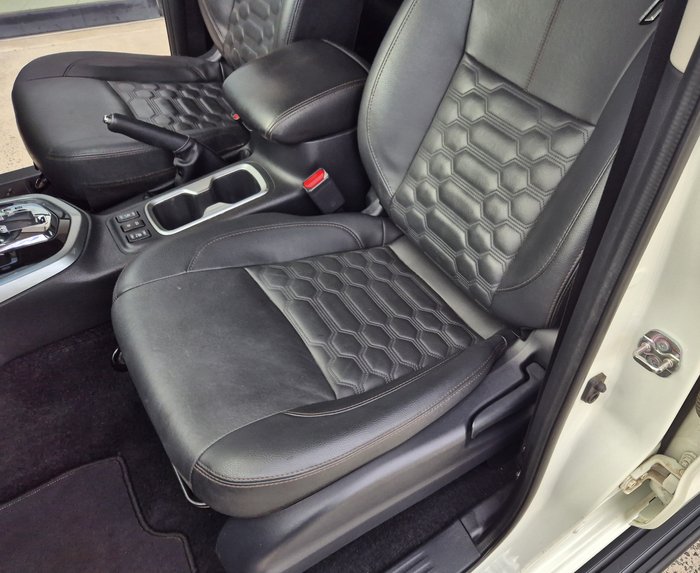 2021 Nissan Navara ST-X