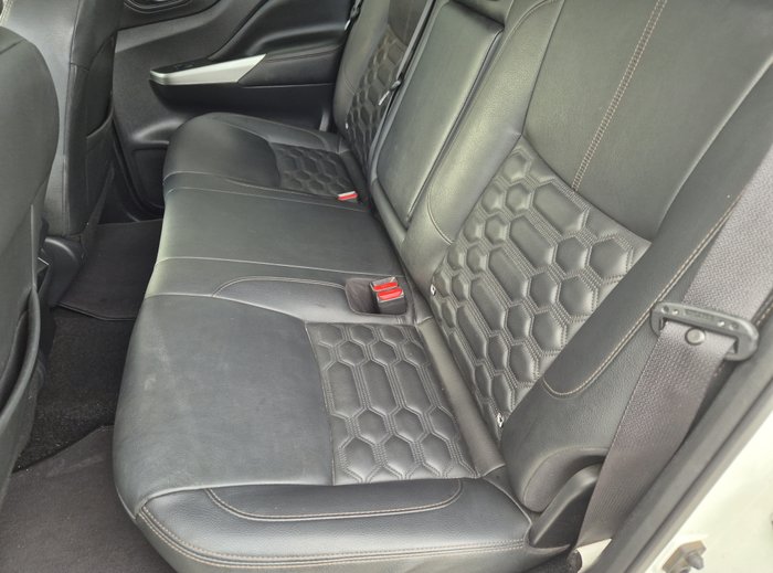 2021 Nissan Navara ST-X