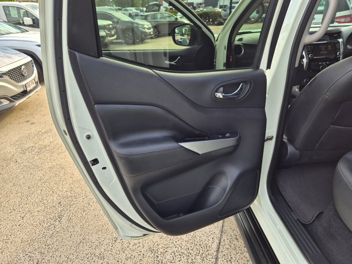 2021 Nissan Navara ST-X