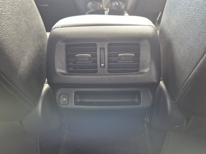 2021 Nissan Navara ST-X