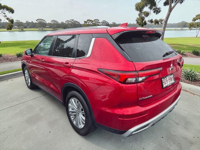 2023 Mitsubishi Outlander LS