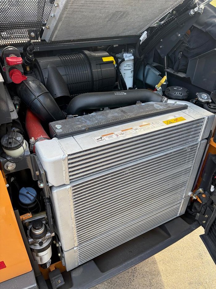 2025 CASE Tv450b