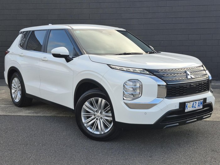 2021 Mitsubishi Outlander ES