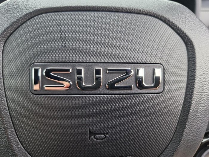 2026 Isuzu MU-X LS-T