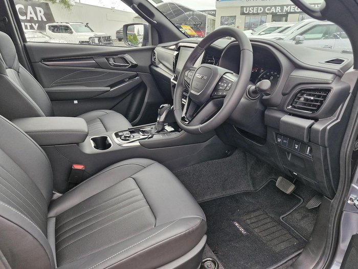 2026 Isuzu MU-X LS-T