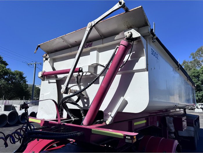 2014 Moore Tri-Axle