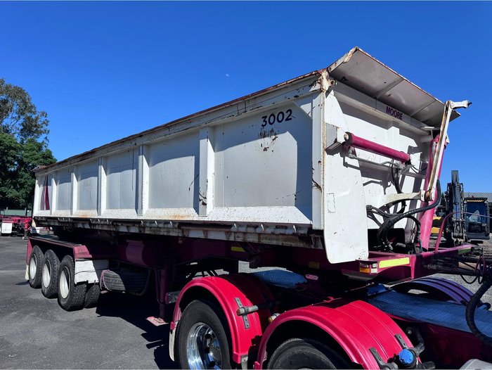 2014 Moore Tri-Axle