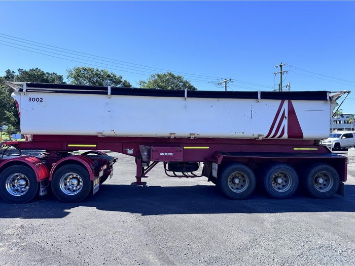 2014 Moore Tri-Axle