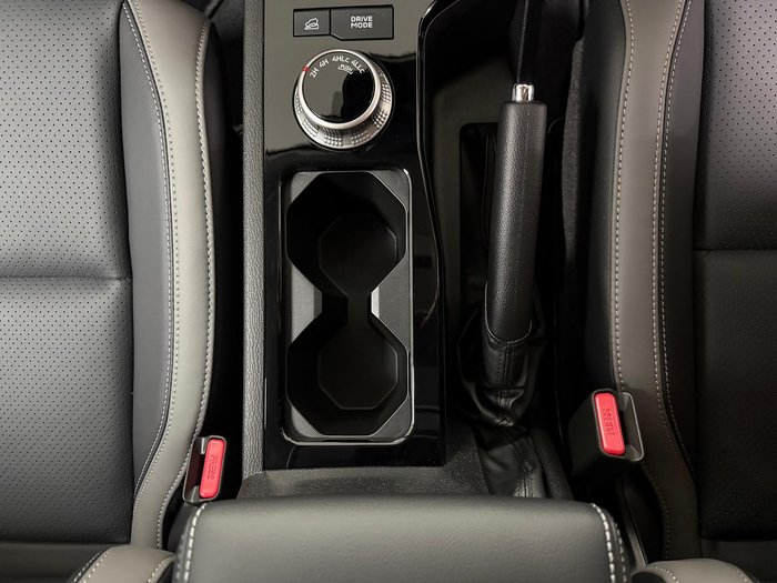 2026 Nissan Navara ST-X