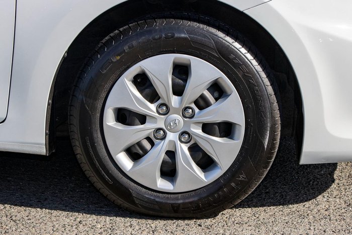 2016 Hyundai Accent Active