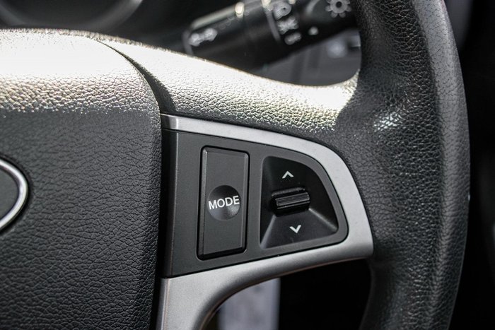 2016 Hyundai Accent Active