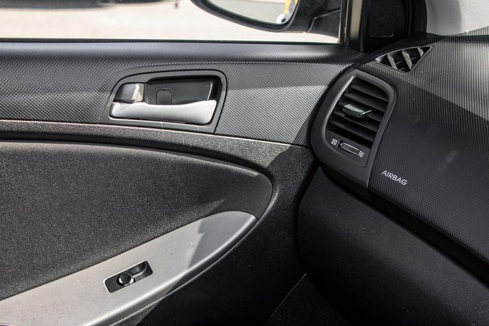 2016 Hyundai Accent Active