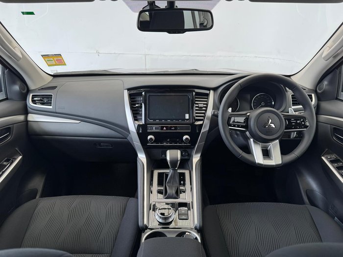 2024 Mitsubishi Pajero Sport GLS